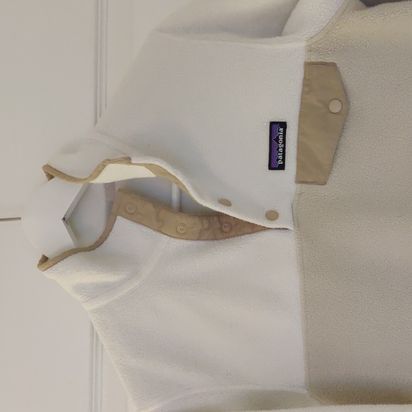 Patagonia women's Snap-T Synchilla fleece pullover sweater in white and beige XS - Picture 4 of 10